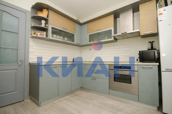 Продам двухкомнатную (2-комн.) квартиру, Молокова ул, 10, Красноярск г