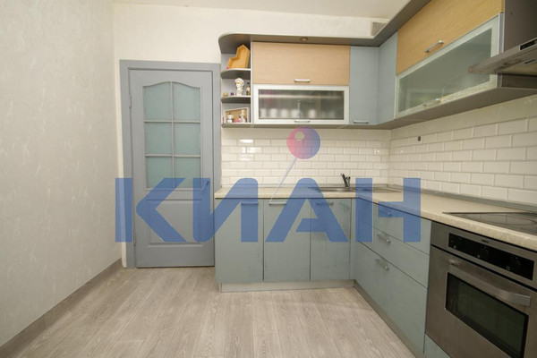 Продам двухкомнатную (2-комн.) квартиру, Молокова ул, 10, Красноярск г