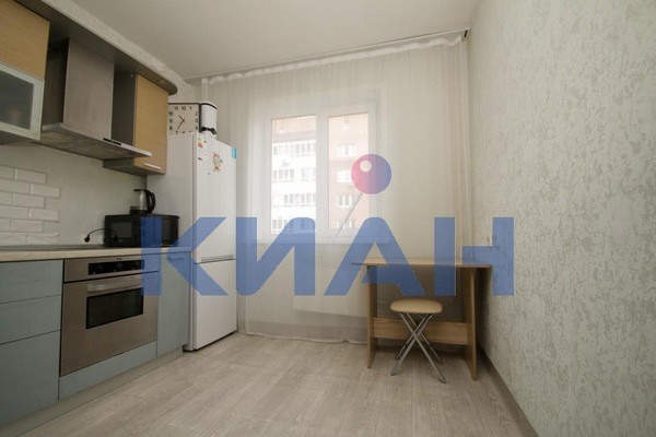 Продам двухкомнатную (2-комн.) квартиру, Молокова ул, 10, Красноярск г
