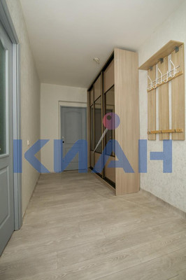 Продам двухкомнатную (2-комн.) квартиру, Молокова ул, 10, Красноярск г