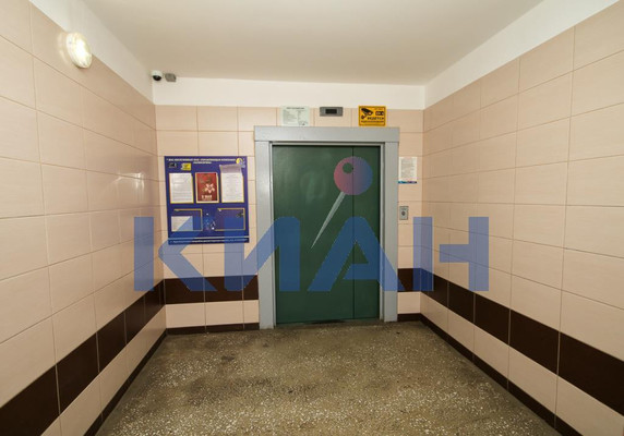 Продам двухкомнатную (2-комн.) квартиру, Молокова ул, 10, Красноярск г