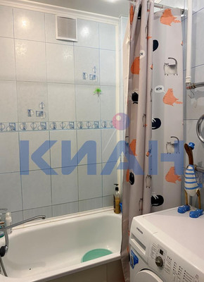 Продам трехкомнатную (3-комн.) квартиру, Республики ул, 44, Красноярск г