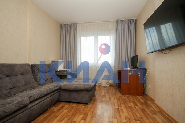 Продам двухкомнатную (2-комн.) квартиру, Александра Матросова ул, 32, Красноярск г