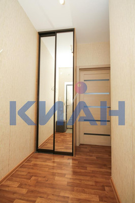 Продам двухкомнатную (2-комн.) квартиру, Александра Матросова ул, 32, Красноярск г