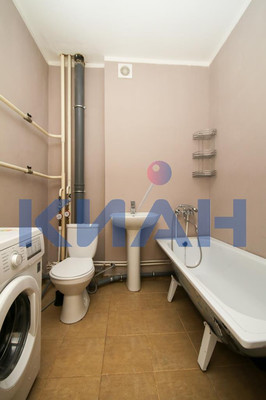 Продам двухкомнатную (2-комн.) квартиру, Александра Матросова ул, 32, Красноярск г