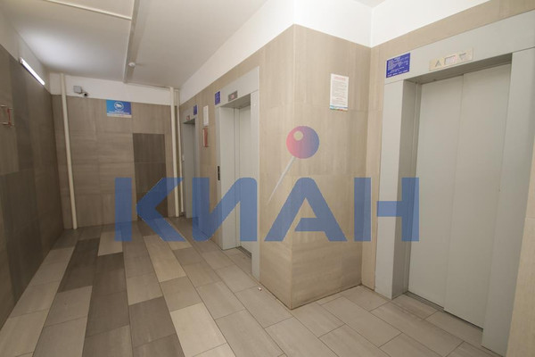 Продам двухкомнатную (2-комн.) квартиру, Александра Матросова ул, 32, Красноярск г
