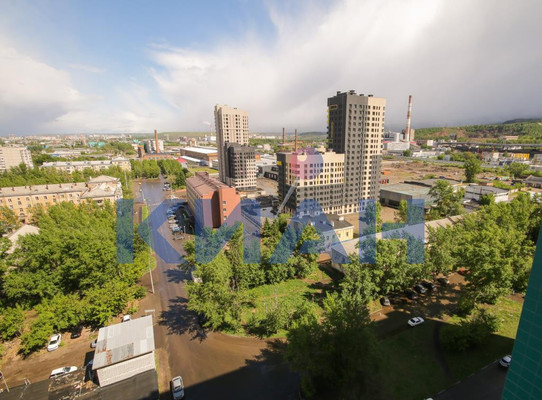 Продам двухкомнатную (2-комн.) квартиру, Александра Матросова ул, 32, Красноярск г
