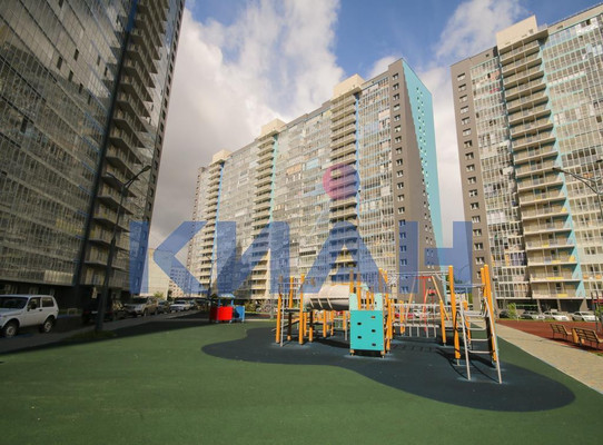 Продам двухкомнатную (2-комн.) квартиру, Александра Матросова ул, 32, Красноярск г