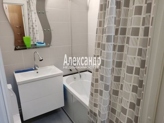 Продам однокомнатную (1-комн.) квартиру, Шоссе в Лаврики ул, 72к4, Мурино п