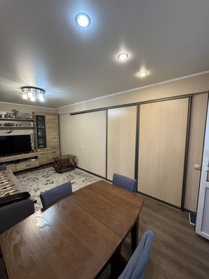 Продам трехкомнатную (3-комн.) квартиру, им. Селезнева ул, 104, Краснодар г