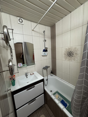 Продам трехкомнатную (3-комн.) квартиру, им. Селезнева ул, 104, Краснодар г