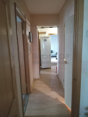 Продам трехкомнатную (3-комн.) квартиру, Кленовый б-р, 13к2, Москва г
