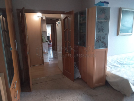 Продам трехкомнатную (3-комн.) квартиру, Кленовый б-р, 13к2, Москва г