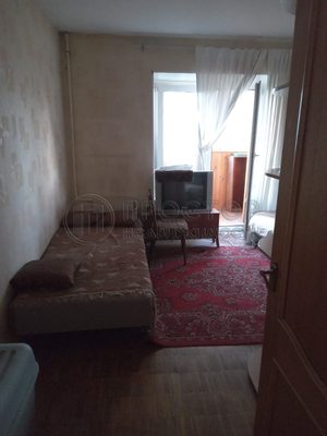 Продам трехкомнатную (3-комн.) квартиру, Кленовый б-р, 13к2, Москва г