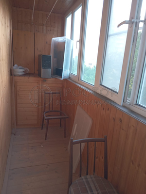 Продам трехкомнатную (3-комн.) квартиру, Кленовый б-р, 13к2, Москва г