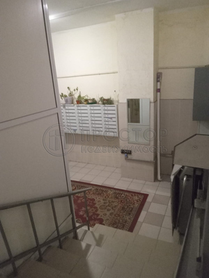 Продам трехкомнатную (3-комн.) квартиру, Кленовый б-р, 13к2, Москва г