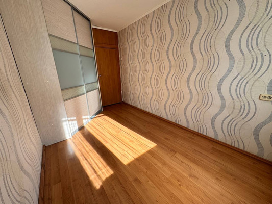 Продам двухкомнатную (2-комн.) квартиру, Короленко ул, 25, Казань г