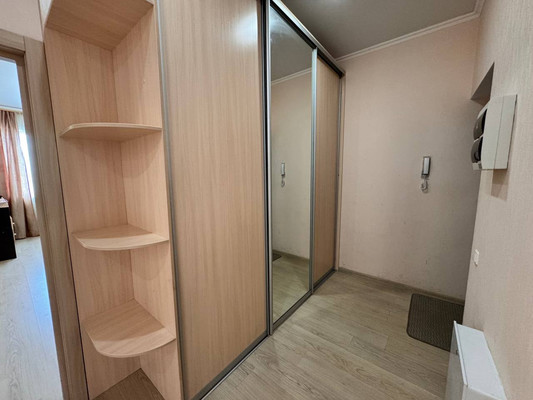 Продам двухкомнатную (2-комн.) квартиру, Павлюхина ул, 110В, Казань г