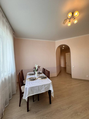 Продам двухкомнатную (2-комн.) квартиру, Павлюхина ул, 110В, Казань г