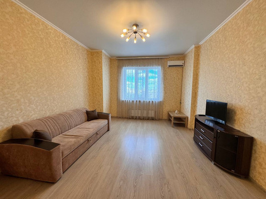Продам двухкомнатную (2-комн.) квартиру, Павлюхина ул, 110В, Казань г