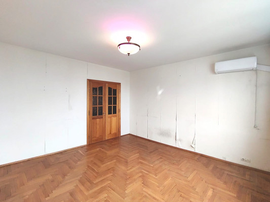 Продам трехкомнатную (3-комн.) квартиру, Старонародная ул, 4, Москва г