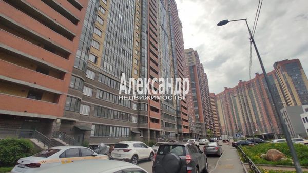 Продам однокомнатную (1-комн.) квартиру, Толубеевский проезд, 20к1, Парголово п