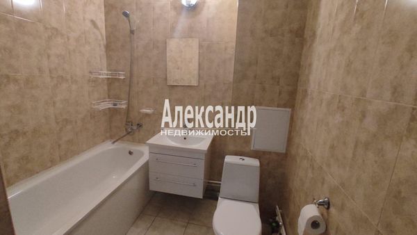 Продам однокомнатную (1-комн.) квартиру, Толубеевский проезд, 20к1, Парголово п