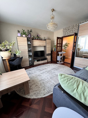 Продам трехкомнатную (3-комн.) квартиру, Воинов-Интернационалистов ул, 15, Люберцы г