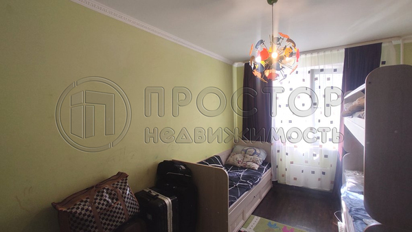 Продам трехкомнатную (3-комн.) квартиру, Южная ул, 14, Дрожжино рп