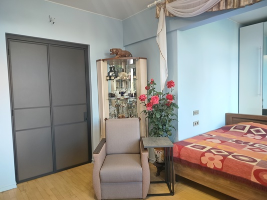Продам двухкомнатную (2-комн.) квартиру, Солнечногорский проезд, 3к1, Москва г