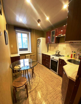 Продам трехкомнатную (3-комн.) квартиру, 17, Дубровицы п
