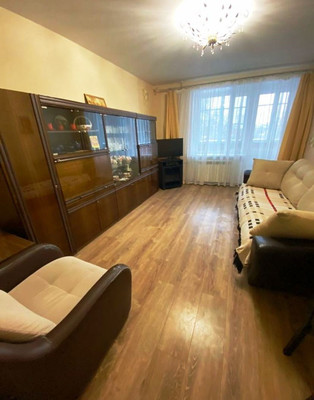 Продам трехкомнатную (3-комн.) квартиру, 17, Дубровицы п