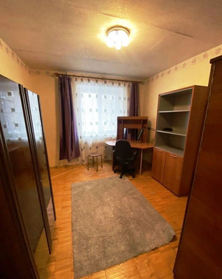 Продам трехкомнатную (3-комн.) квартиру, 17, Дубровицы п