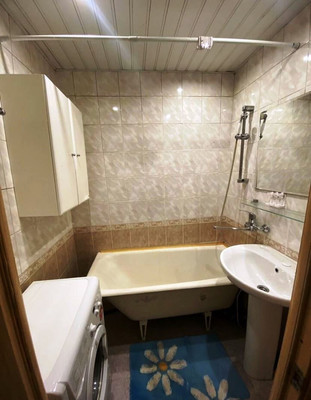 Продам трехкомнатную (3-комн.) квартиру, 17, Дубровицы п