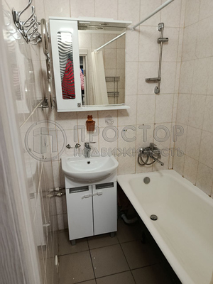 Продам двухкомнатную (2-комн.) квартиру, Берзарина ул, 7к1, Москва г