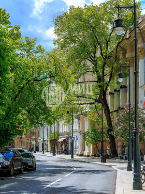 Продам трехкомнатную (3-комн.) квартиру, Садовая-Кудринская ул, 28-30, Москва г