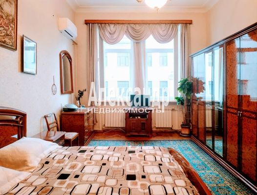 Продам трехкомнатную (3-комн.) квартиру, Каменноостровский пр-кт, 15, Санкт-Петербург г