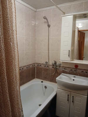 Продам трехкомнатную (3-комн.) квартиру, Карагандинская ул, 6, Казань г