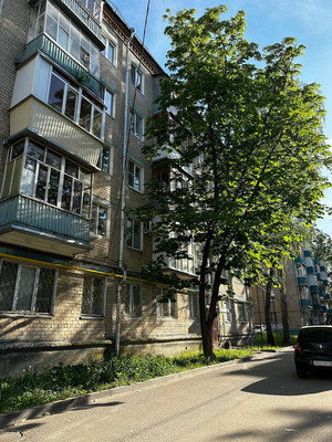 Продам двухкомнатную (2-комн.) квартиру, Гагарина ул, 14, Казань г