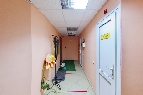 Продам торговое помещение 368 м2, Рознина ул, 71, Ханты-Мансийск г