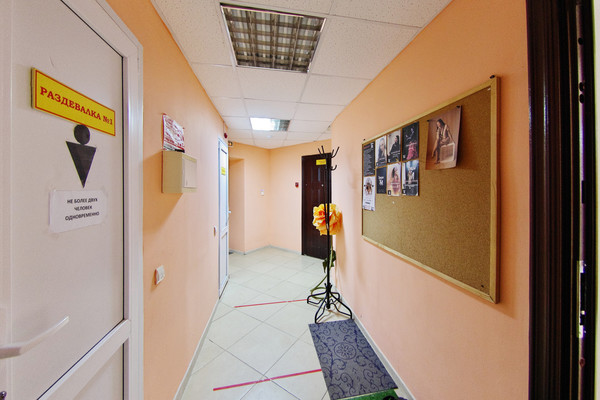 Продам торговое помещение 368 м2, Рознина ул, 71, Ханты-Мансийск г