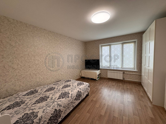 Продам трехкомнатную (3-комн.) квартиру, Михневская ул, 15, Москва г