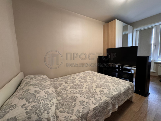 Продам трехкомнатную (3-комн.) квартиру, Михневская ул, 15, Москва г
