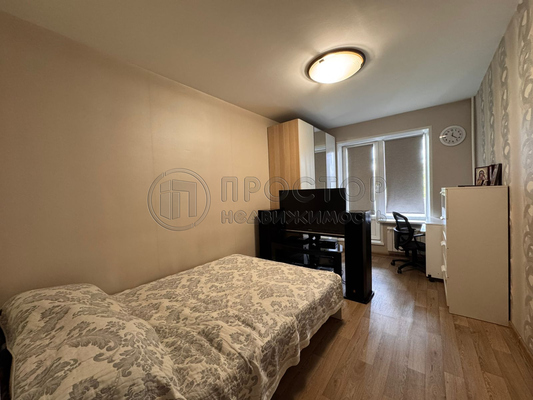 Продам трехкомнатную (3-комн.) квартиру, Михневская ул, 15, Москва г
