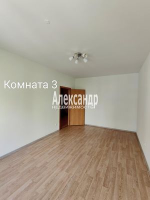 Продам трехкомнатную (3-комн.) квартиру, Центральная ул, 50к1, Кудрово г