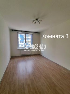 Продам трехкомнатную (3-комн.) квартиру, Центральная ул, 50к1, Кудрово г