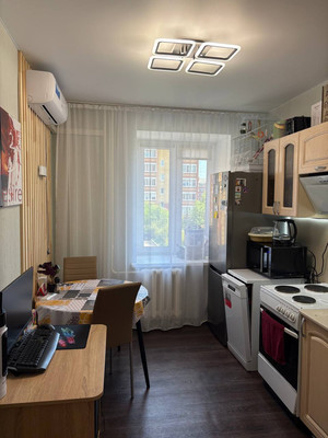 Продам однокомнатную (1-комн.) квартиру, Порфирьева ул, 10, Ишим г