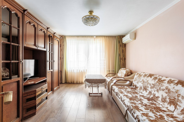 Продам двухкомнатную (2-комн.) квартиру, Богданова ул, 54, Москва г