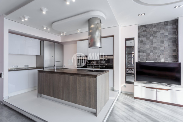 Продам трехкомнатную (3-комн.) квартиру, Кочновский проезд, 4к2, Москва г