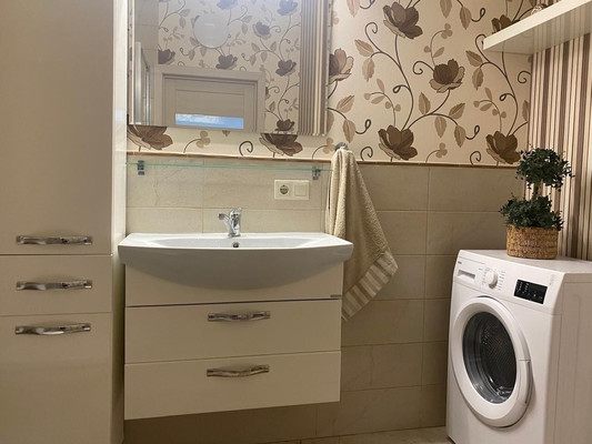 Продам однокомнатную (1-комн.) квартиру, Малюгиной ул, 220/84, Ростов-на-Дону г